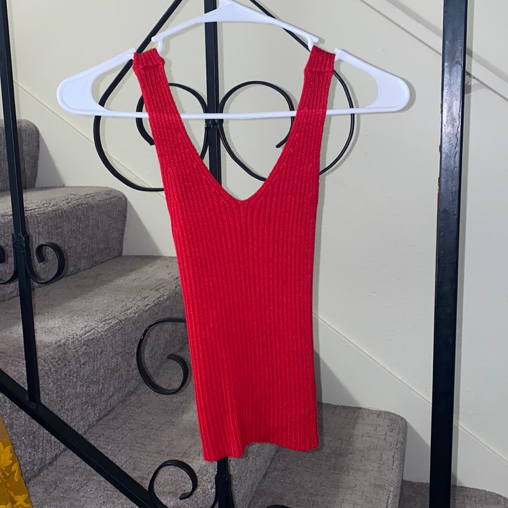 Dip crop top
